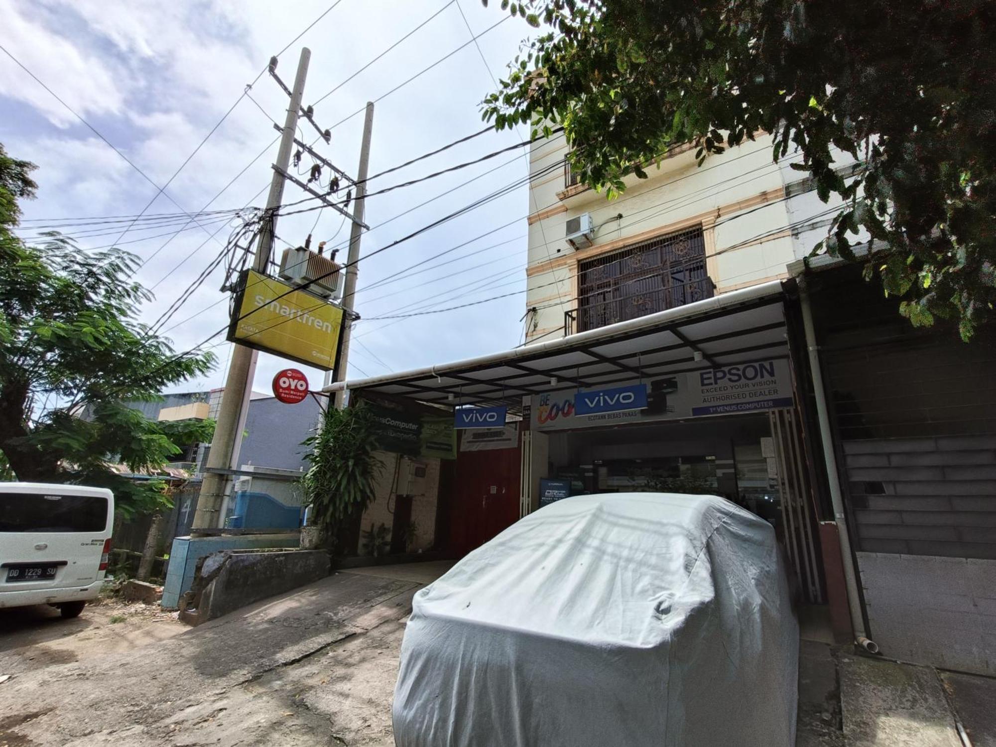 Bumi Merpati Residence Makassar Mitra Reddoorz Buitenkant foto