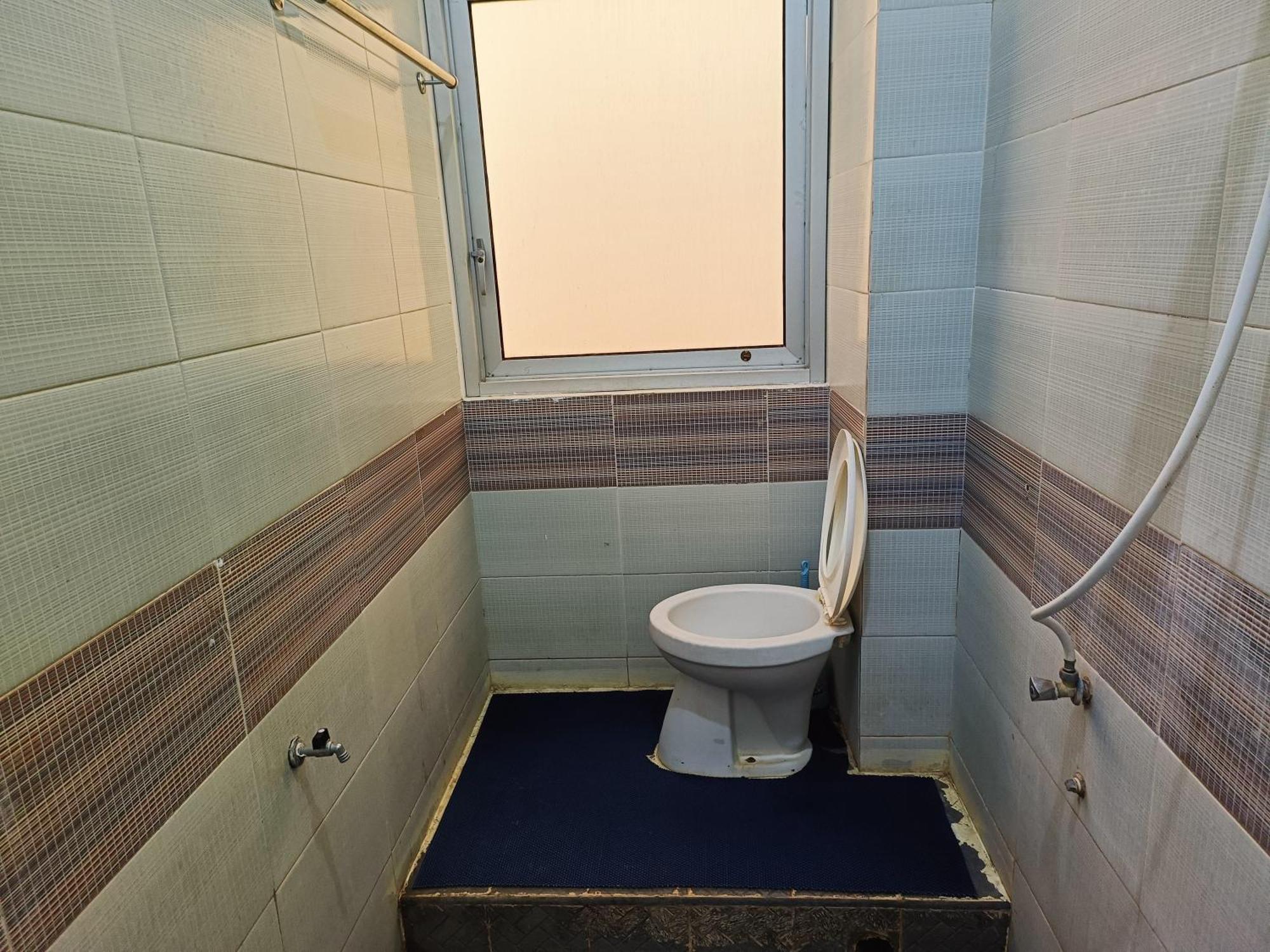 Bumi Merpati Residence Makassar Mitra Reddoorz Buitenkant foto