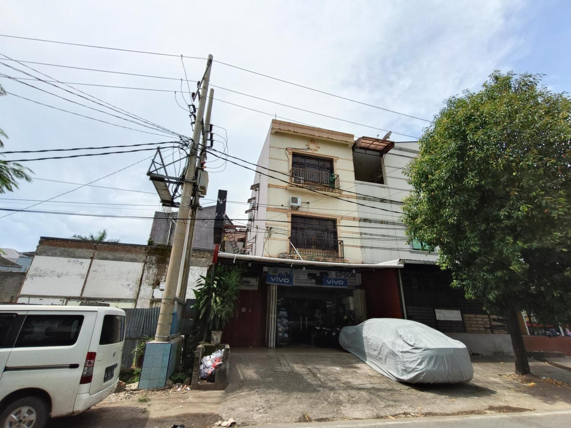 Bumi Merpati Residence Makassar Mitra Reddoorz Buitenkant foto